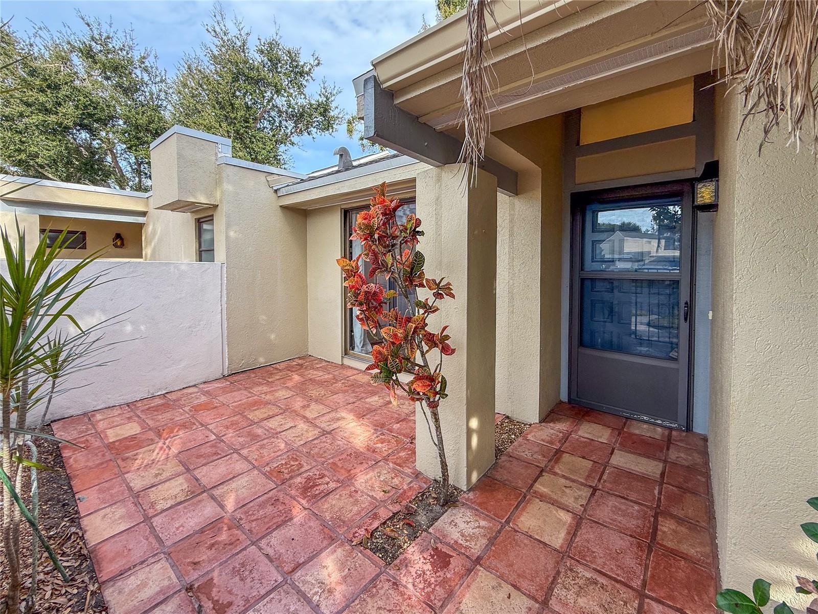 Image 8 of 45 For 2375 Lakeside Mews D2