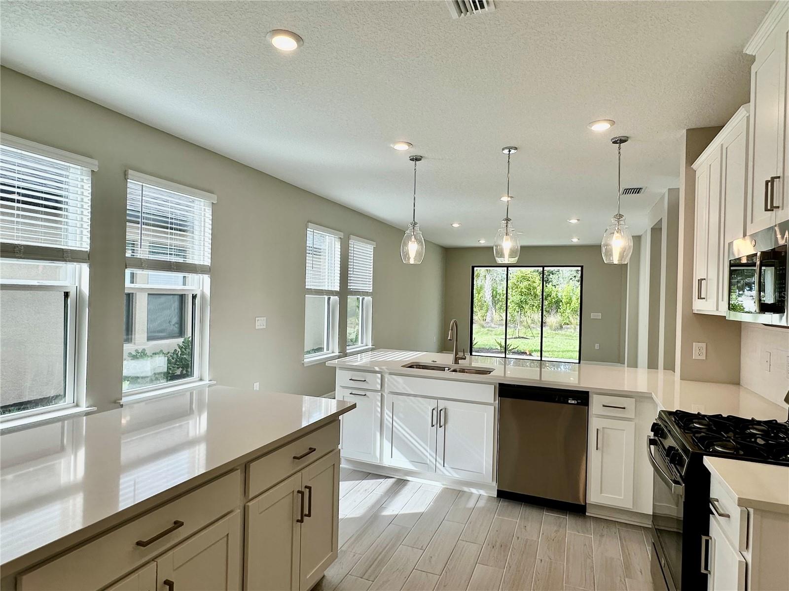 Image 7 of 44 For 15109 Shady Palms Lane