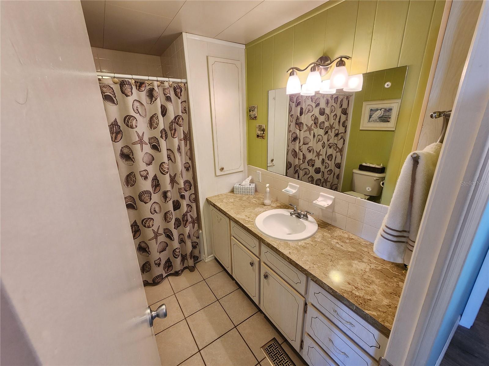 Image 14 of 37 For 603 Cyprus Court