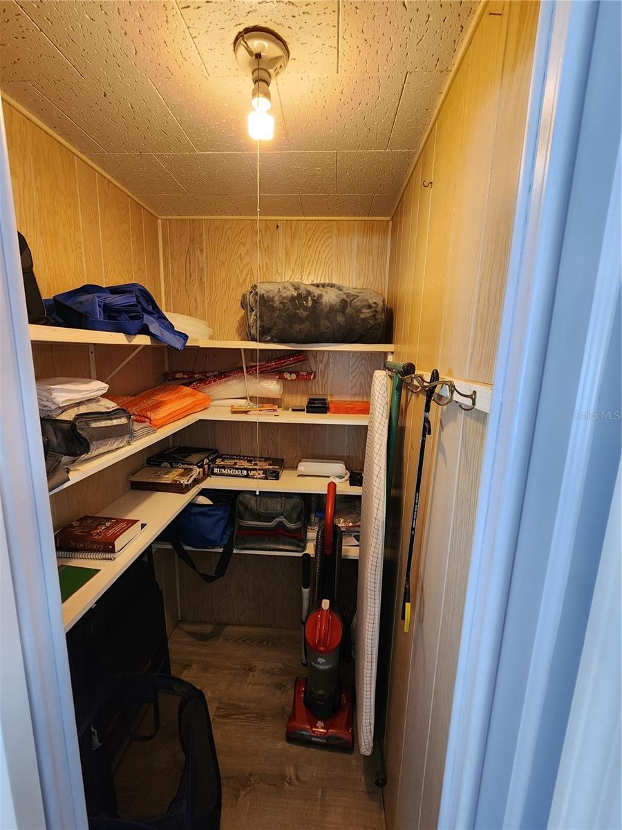 Image 23 of 37 For 603 Cyprus Court