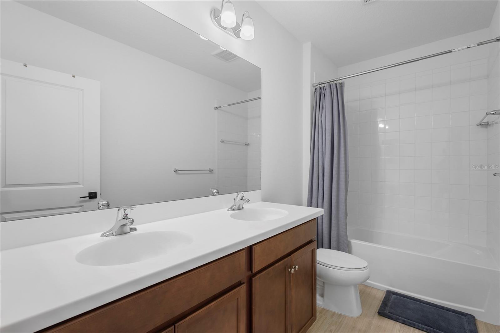 Image 14 of 93 For 8526 Frangipani Terrace