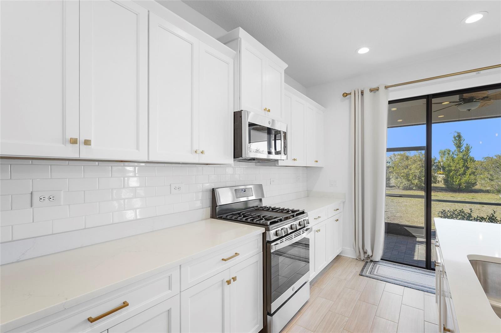 Image 30 of 93 For 8526 Frangipani Terrace