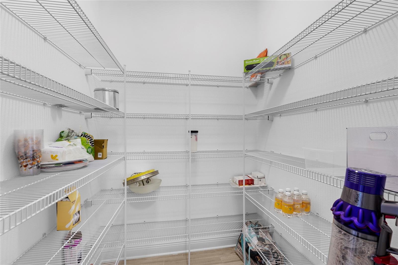 Image 31 of 93 For 8526 Frangipani Terrace