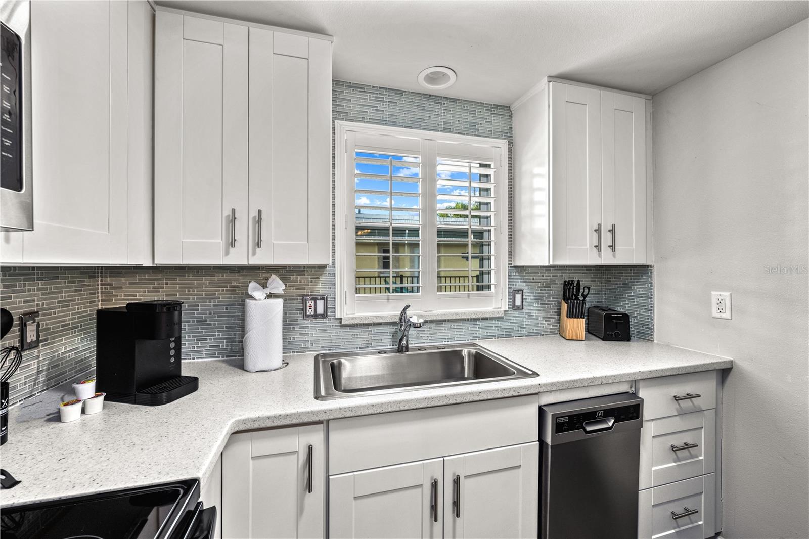 Image 11 of 65 For 1123 Crescent Street 1123-1125