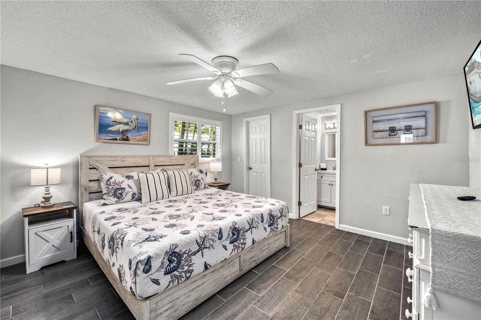 Image 15 of 65 For 1123 Crescent Street 1123-1125