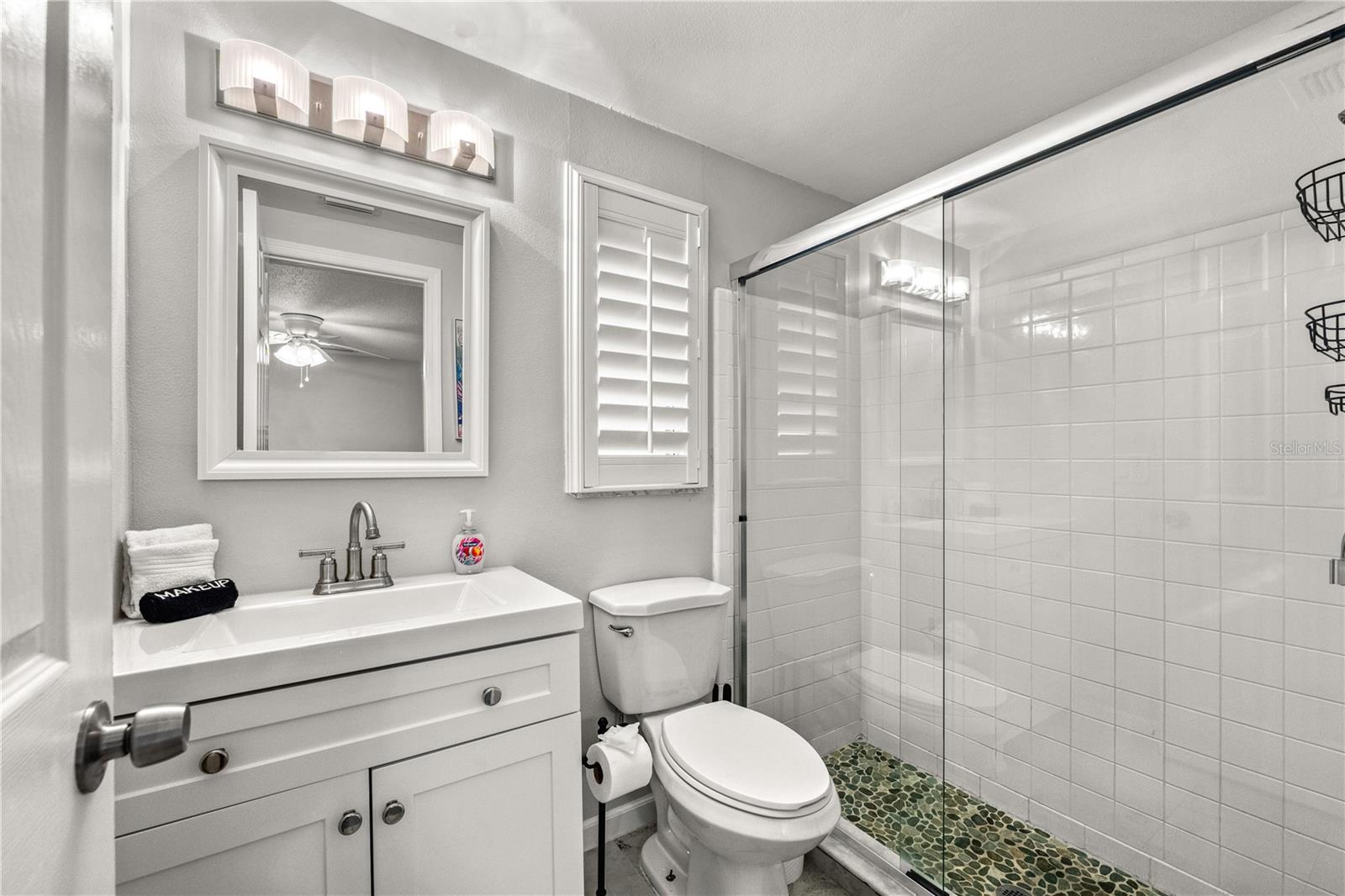 Image 17 of 65 For 1123 Crescent Street 1123-1125