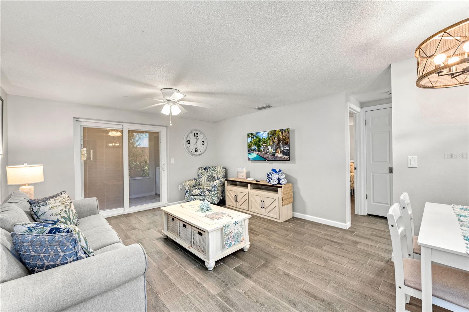 Image 28 of 65 For 1123 Crescent Street 1123-1125