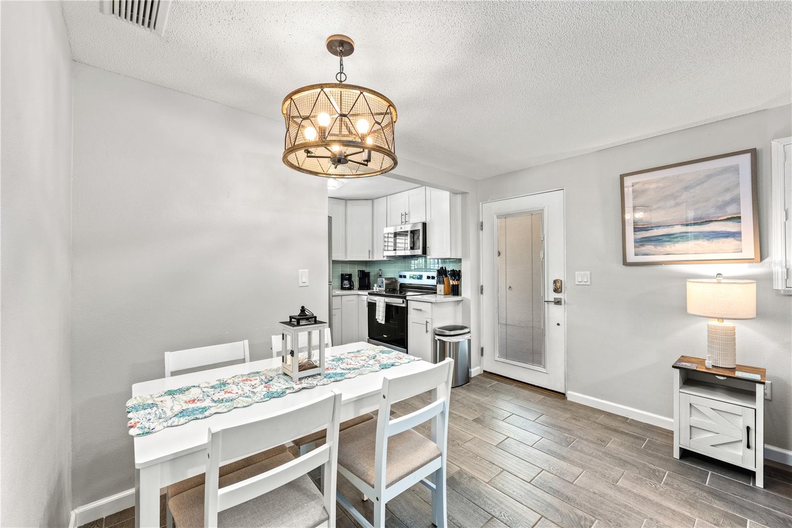 Image 31 of 65 For 1123 Crescent Street 1123-1125