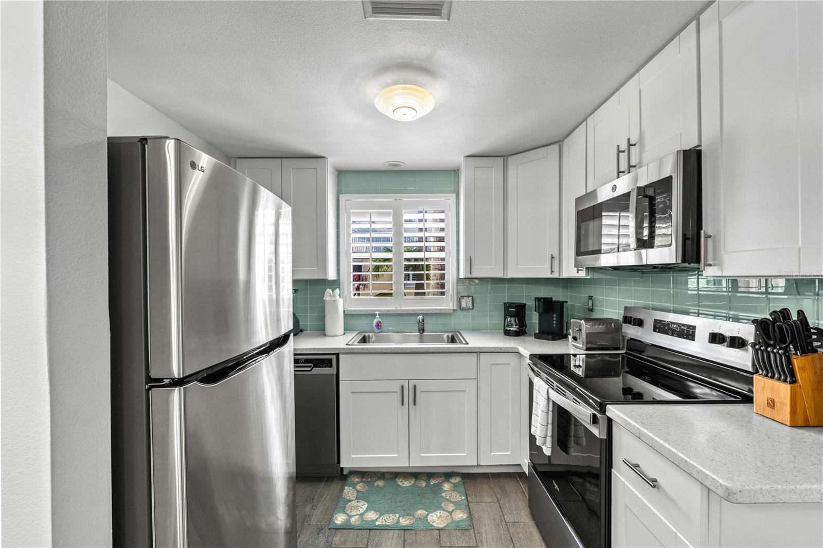 Image 32 of 65 For 1123 Crescent Street 1123-1125