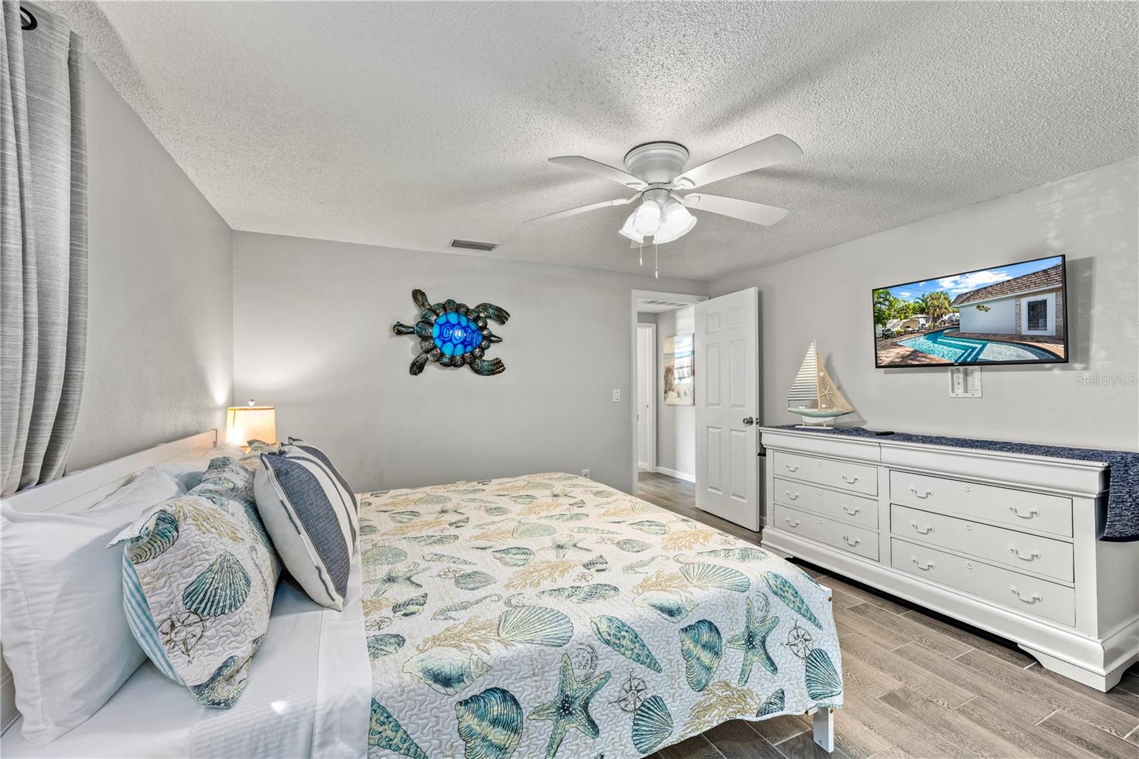 Image 37 of 65 For 1123 Crescent Street 1123-1125