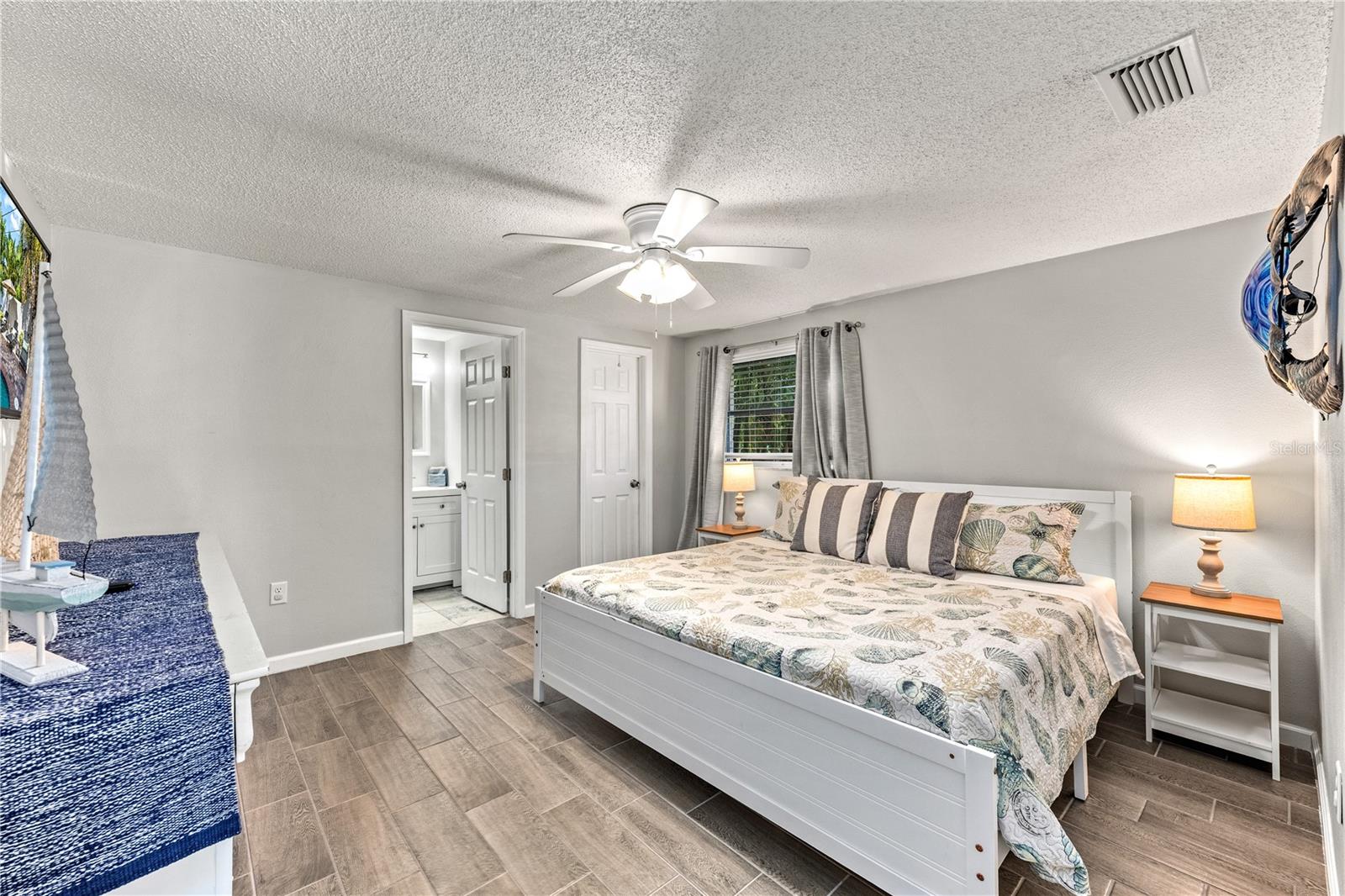 Image 39 of 65 For 1123 Crescent Street 1123-1125