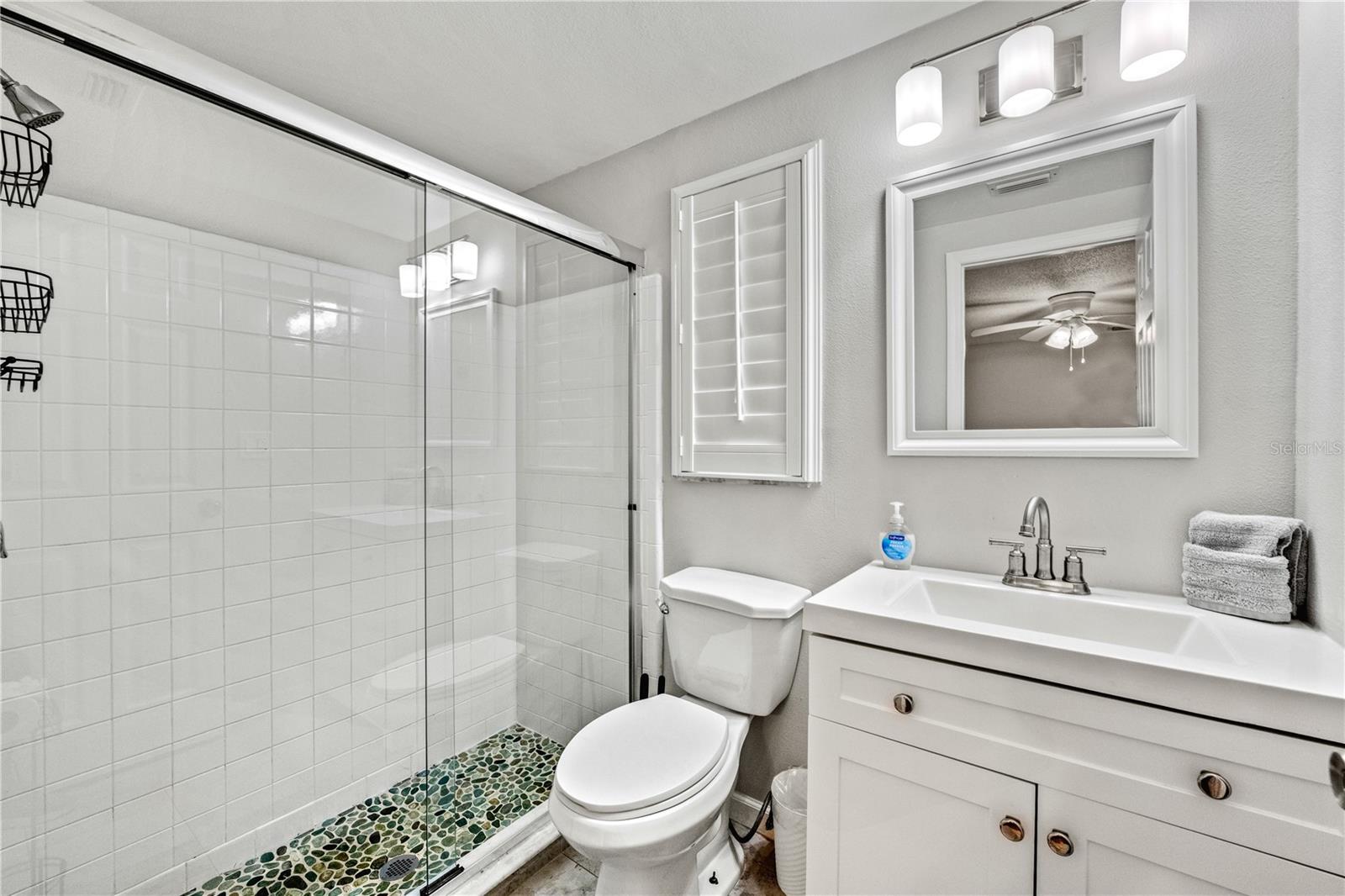 Image 40 of 65 For 1123 Crescent Street 1123-1125