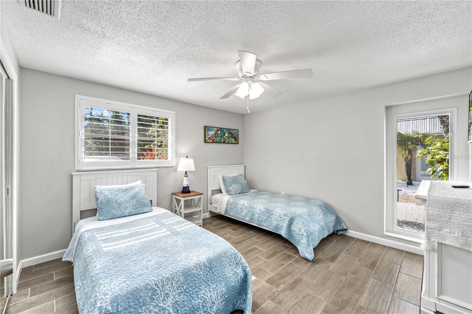 Image 42 of 65 For 1123 Crescent Street 1123-1125