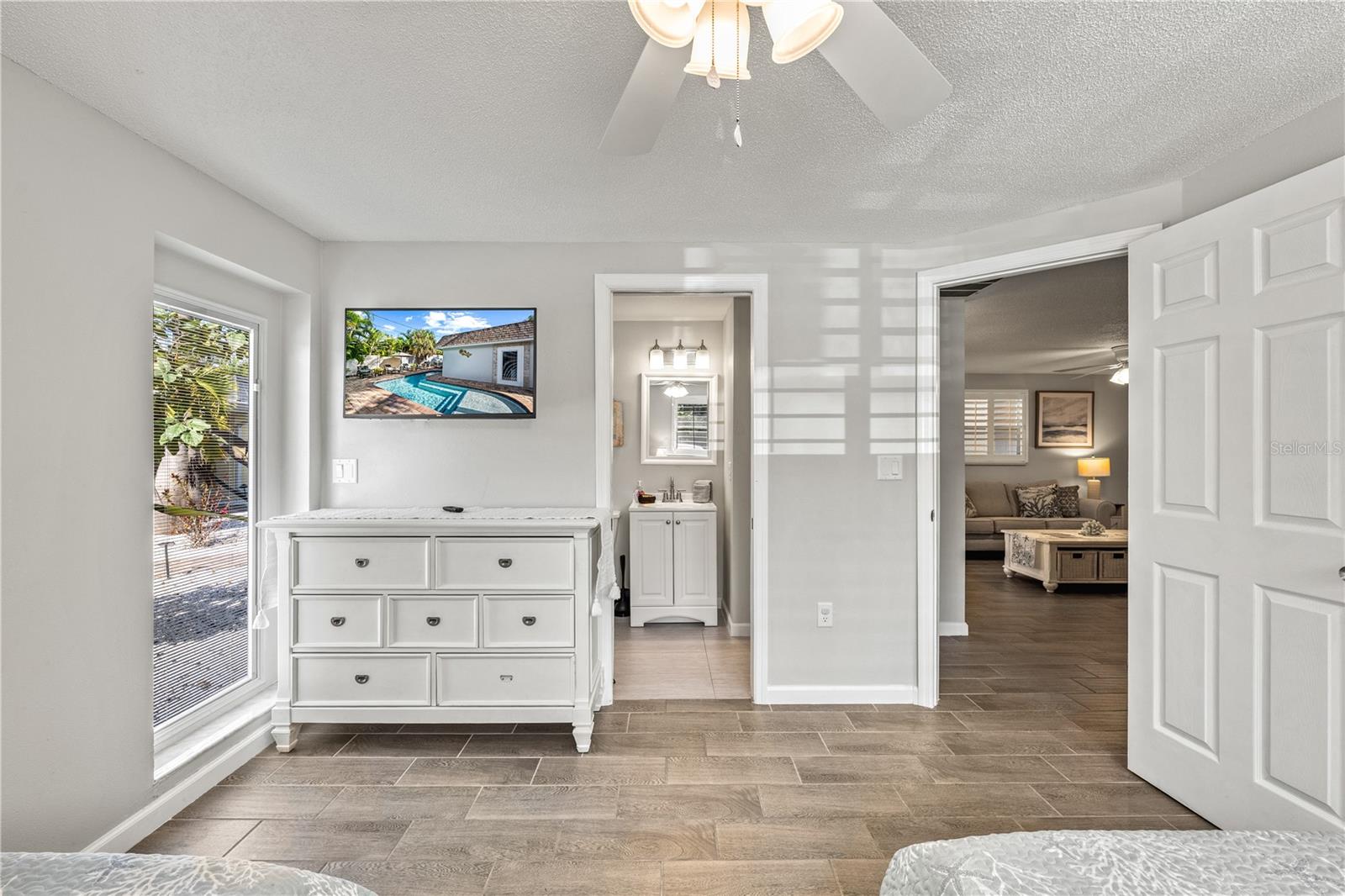 Image 43 of 65 For 1123 Crescent Street 1123-1125