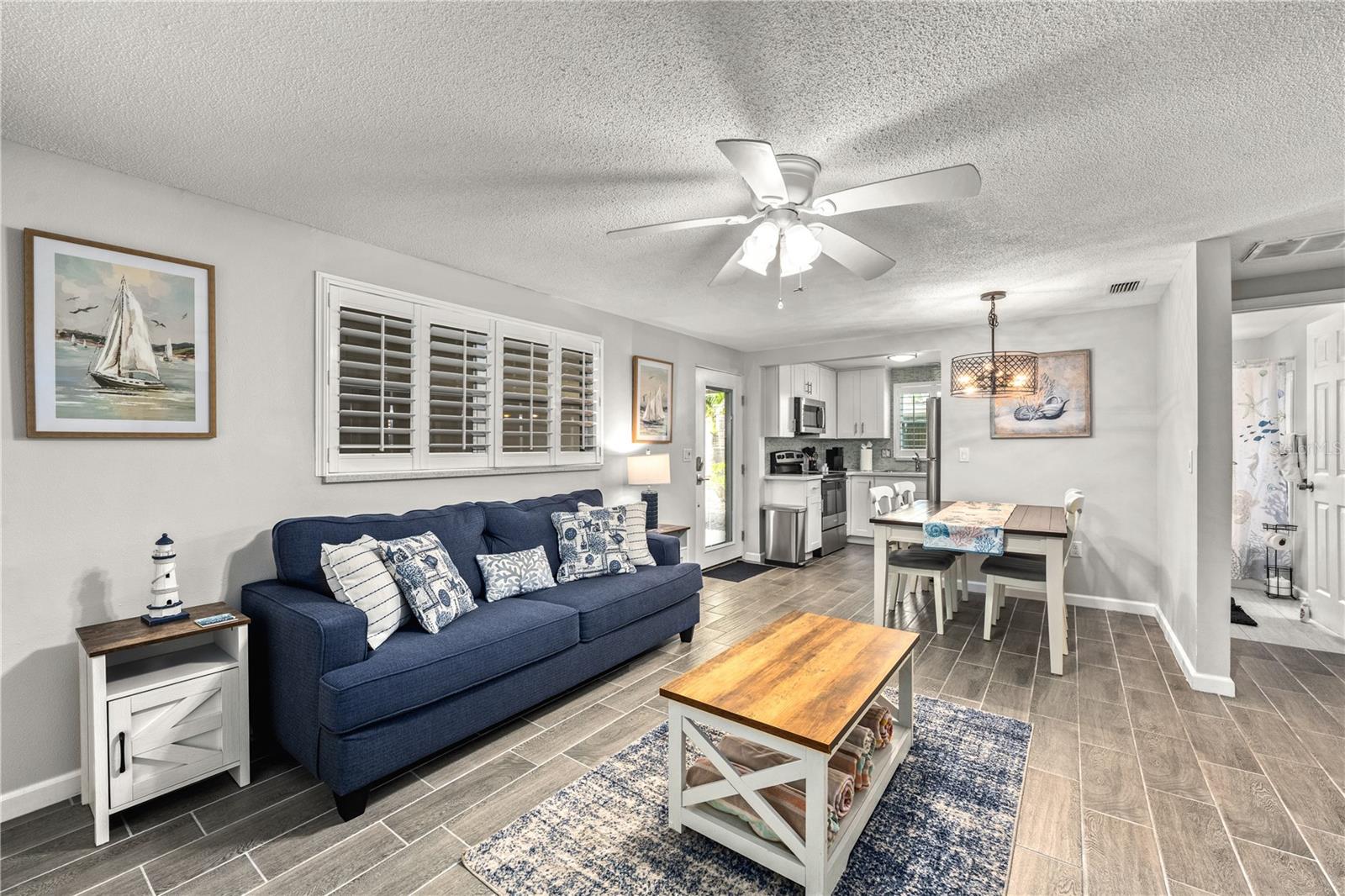 Image 5 of 65 For 1123 Crescent Street 1123-1125