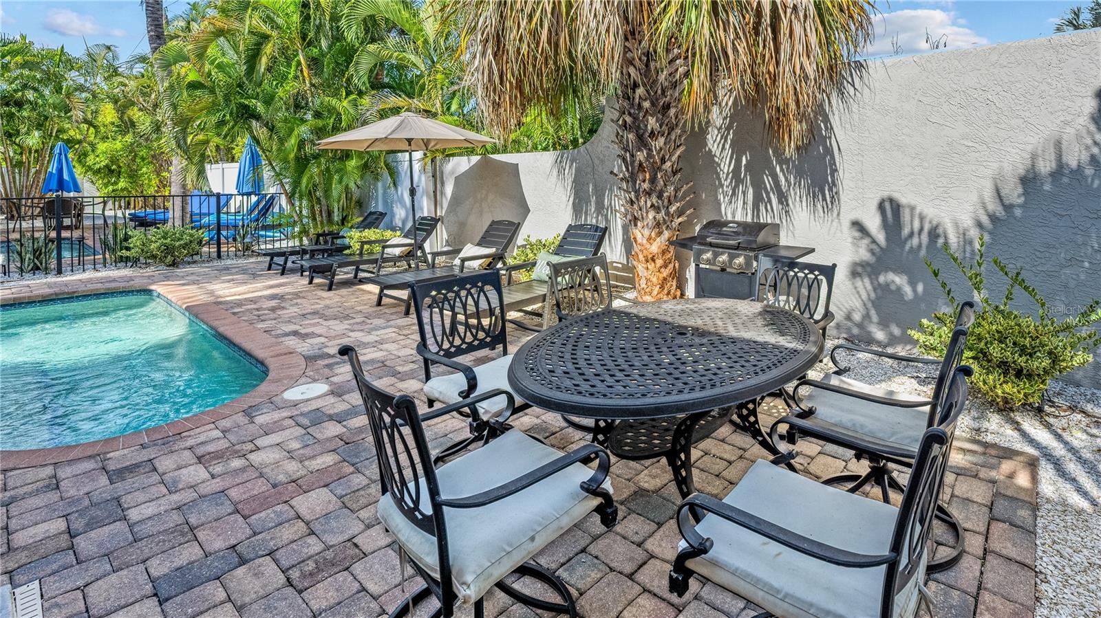 Image 50 of 65 For 1123 Crescent Street 1123-1125