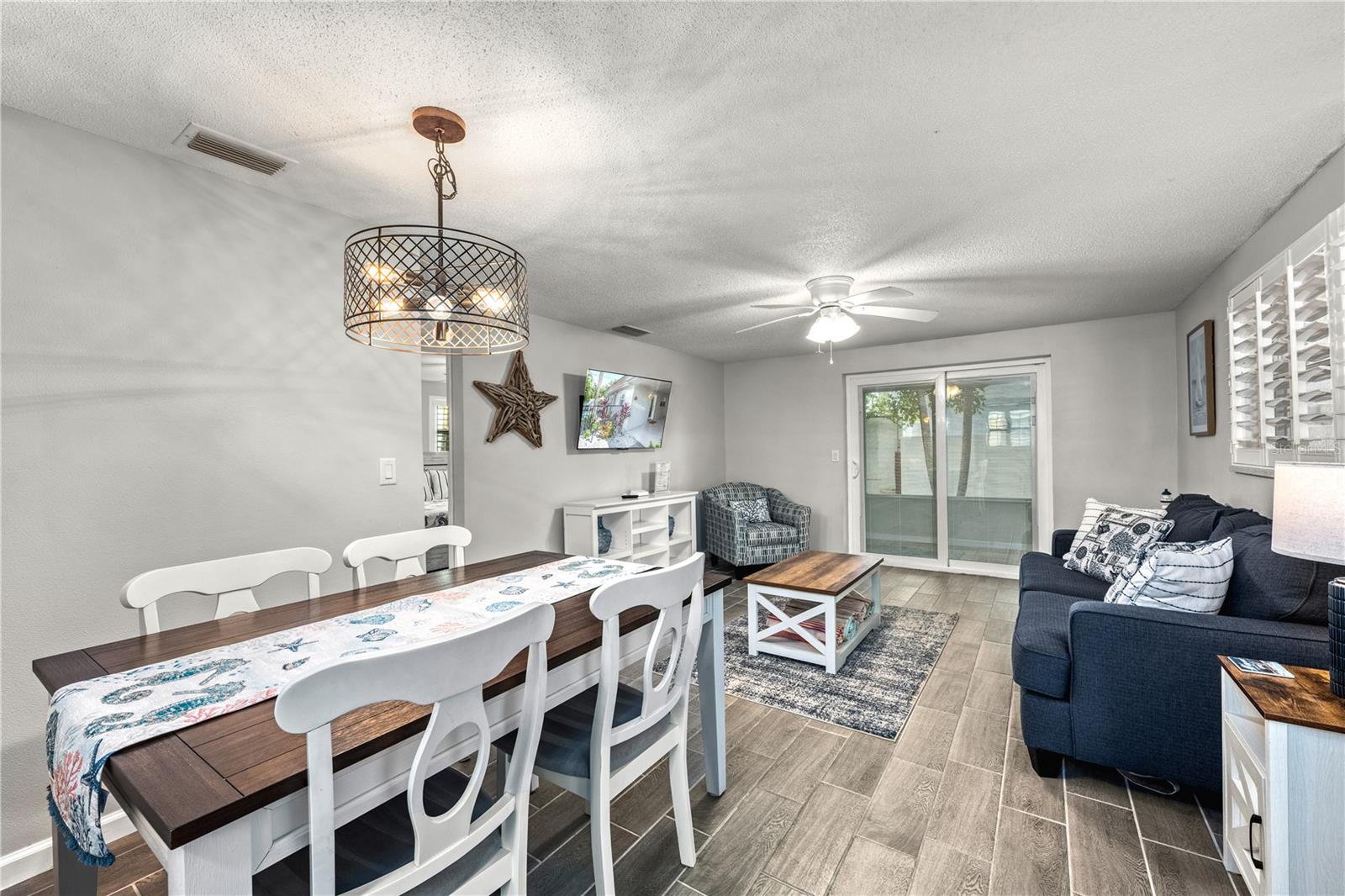 Image 7 of 65 For 1123 Crescent Street 1123-1125