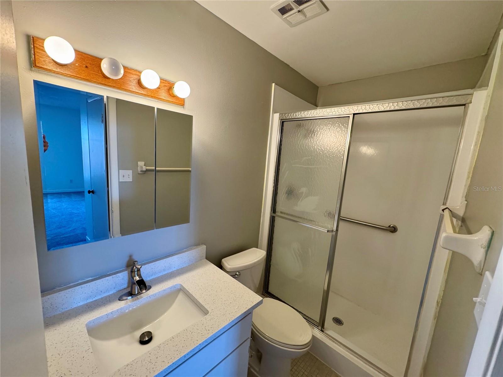 Listing photo id 13 for 1140 84th Avenue N D