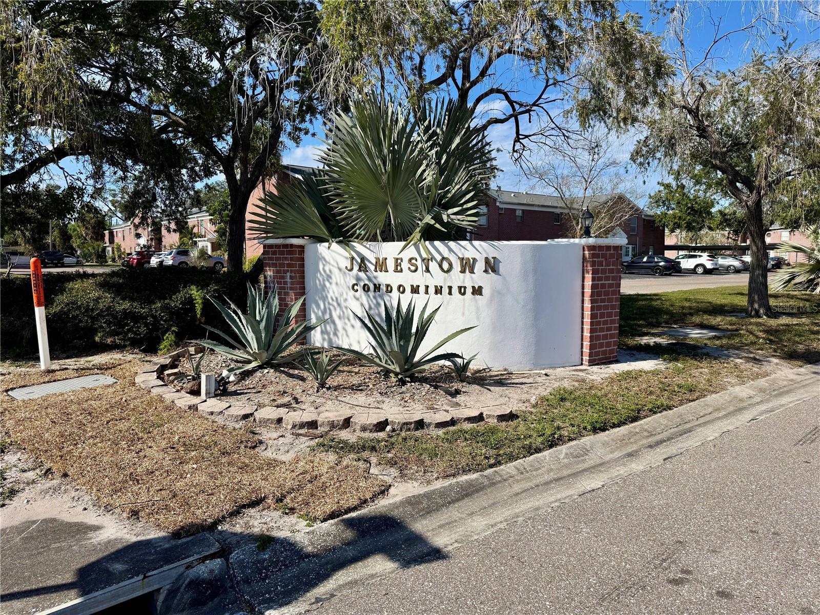 Listing photo id 16 for 1140 84th Avenue N D