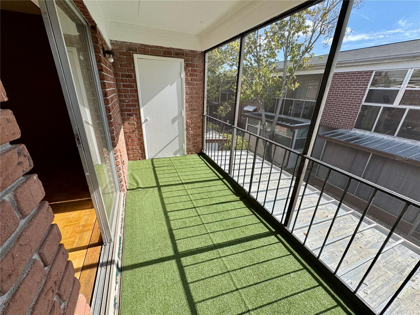 Listing photo id 1 for 1140 84th Avenue N D