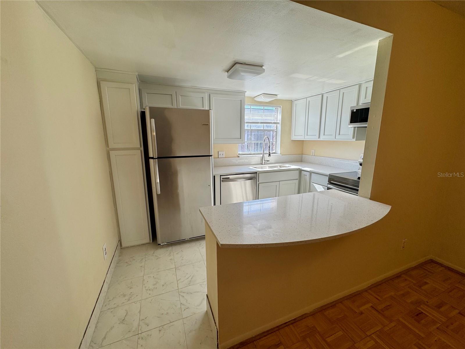 Listing photo id 7 for 1140 84th Avenue N D