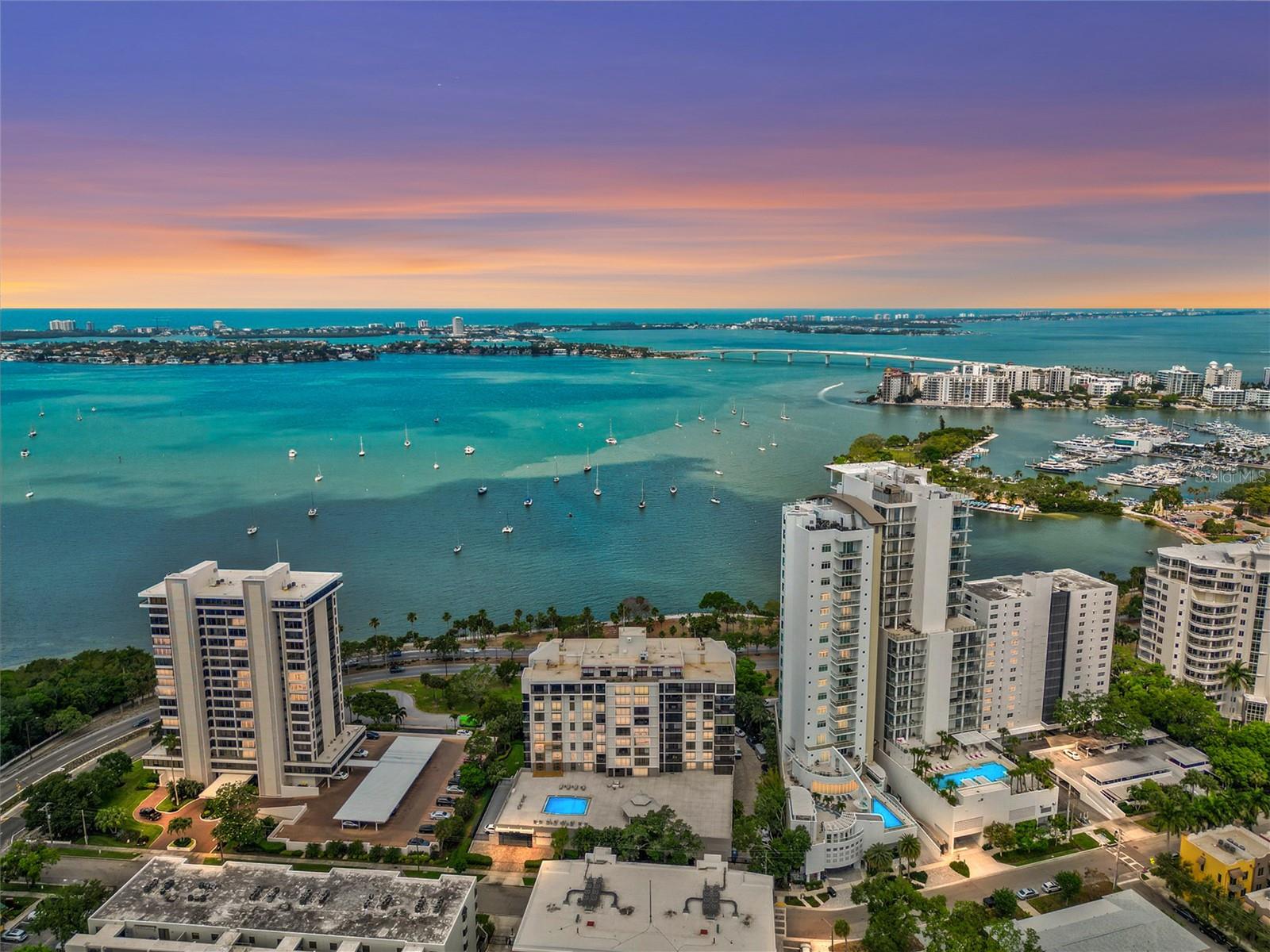 Image 14 of 59 For 707 Gulfstream Avenue 906