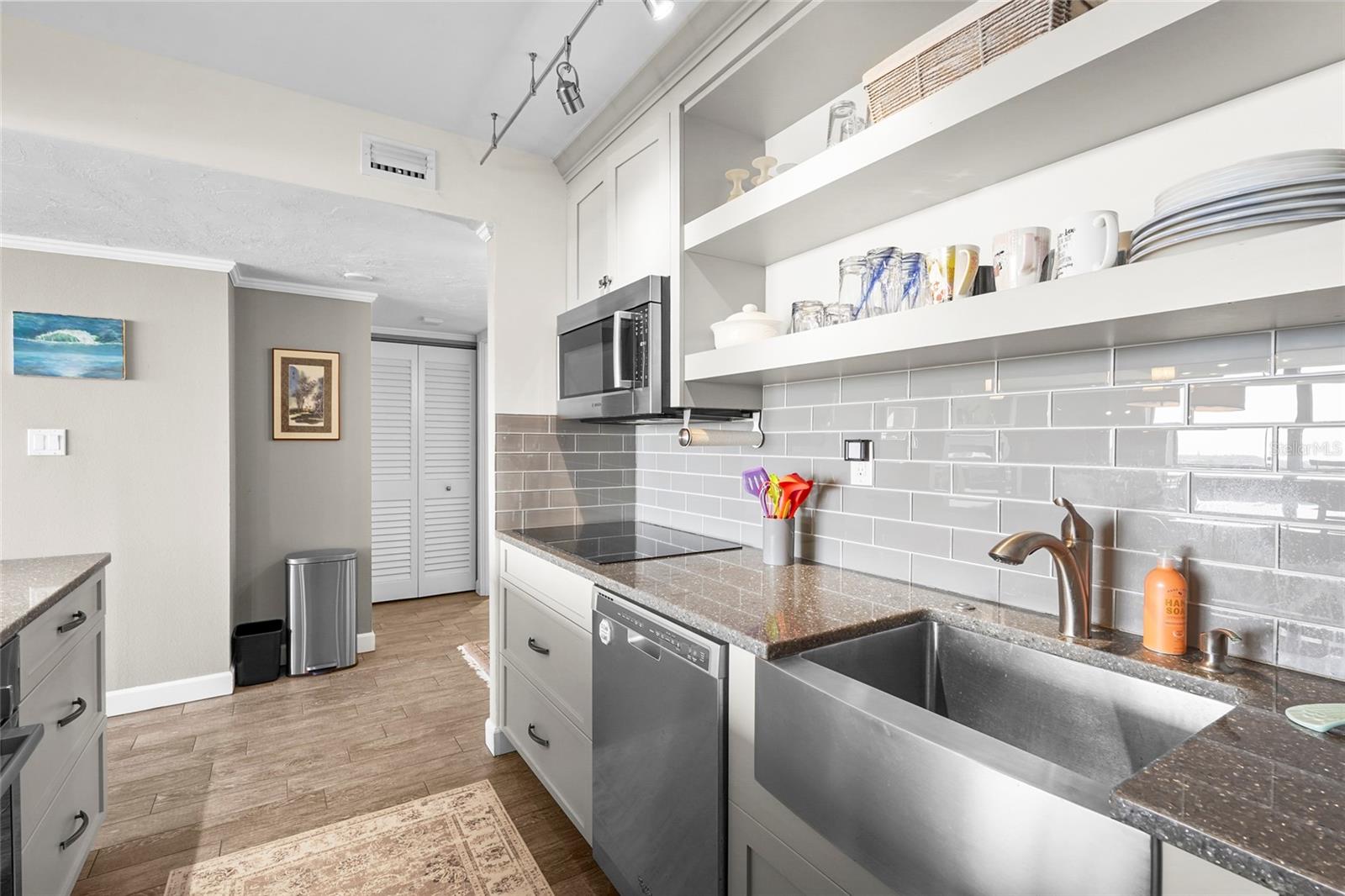 Image 25 of 59 For 707 Gulfstream Avenue 906