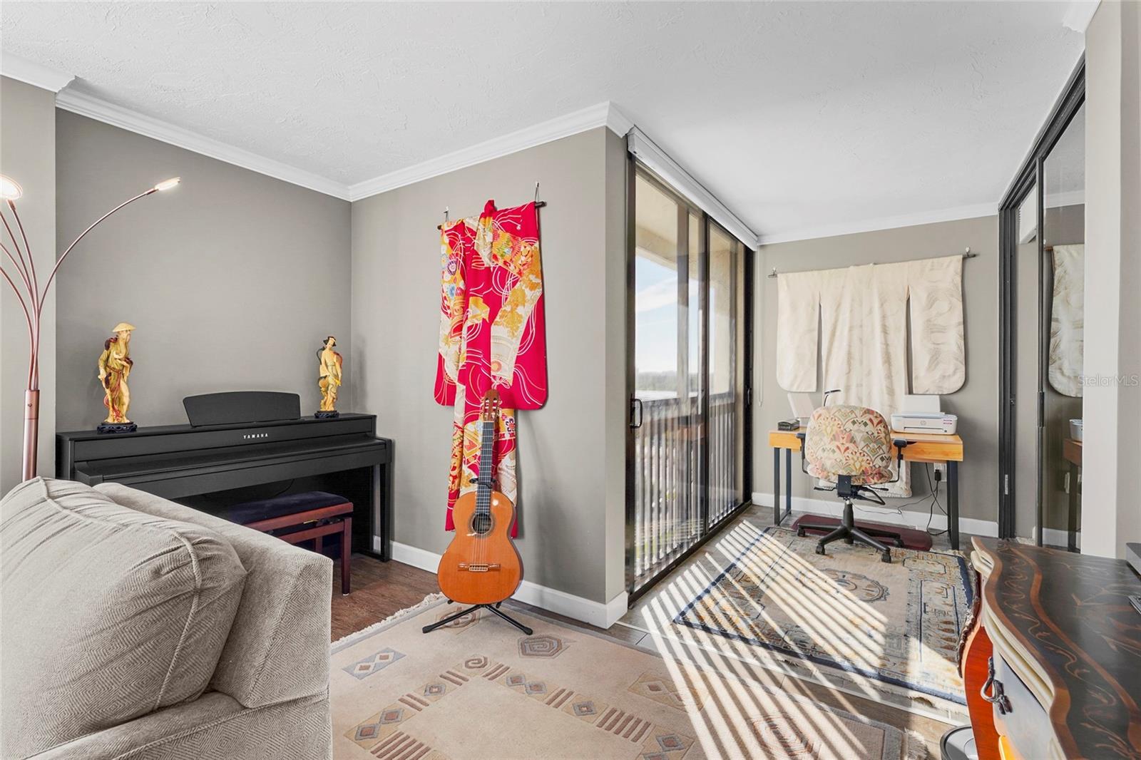 Image 26 of 59 For 707 Gulfstream Avenue 906