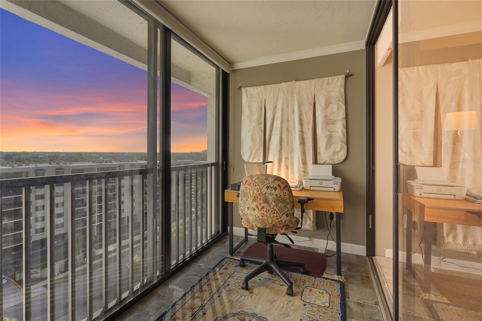 Image 27 of 59 For 707 Gulfstream Avenue 906