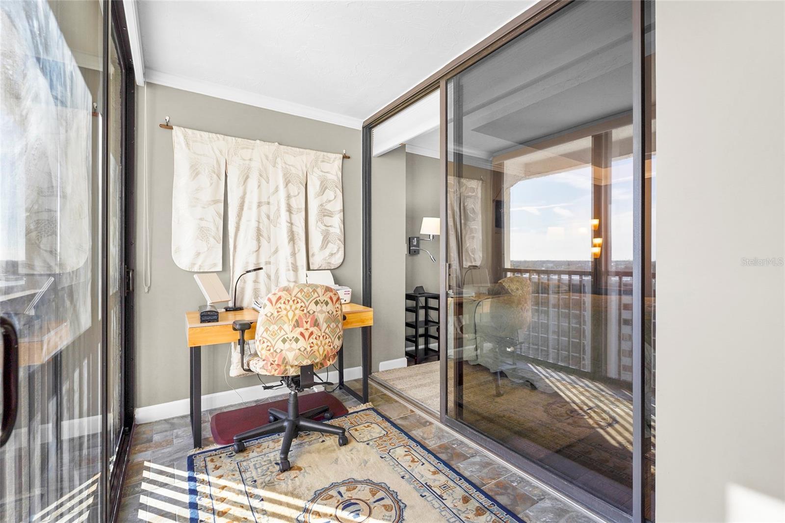 Image 28 of 59 For 707 Gulfstream Avenue 906