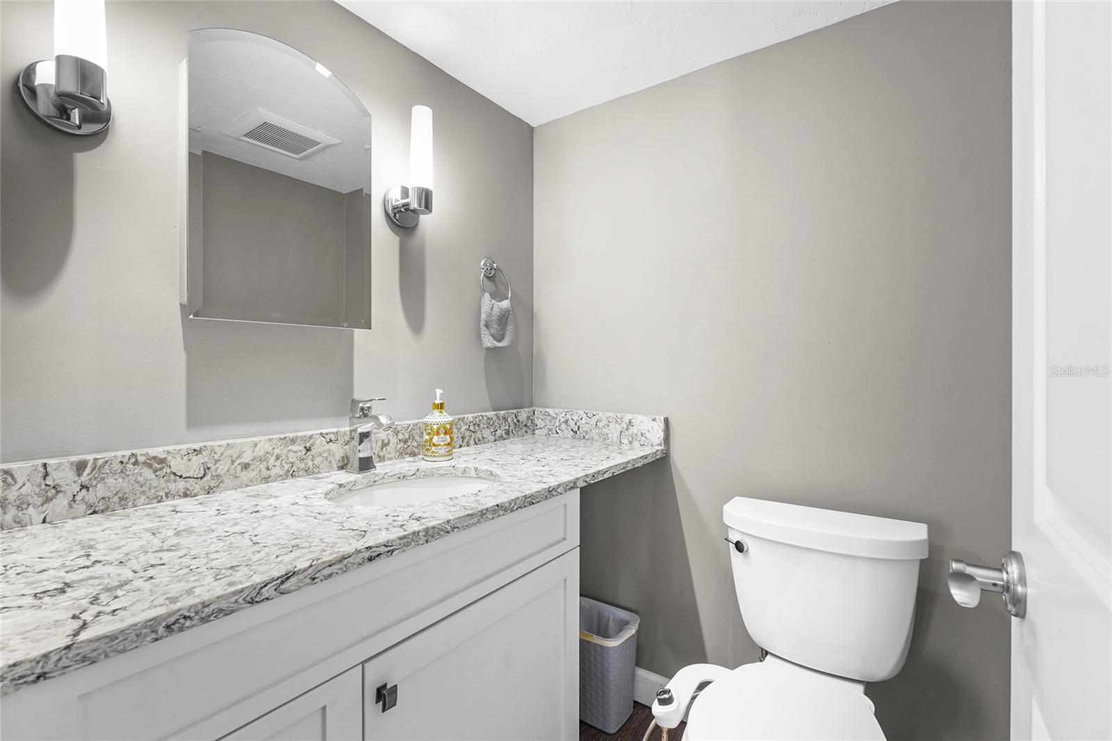 Image 35 of 59 For 707 Gulfstream Avenue 906