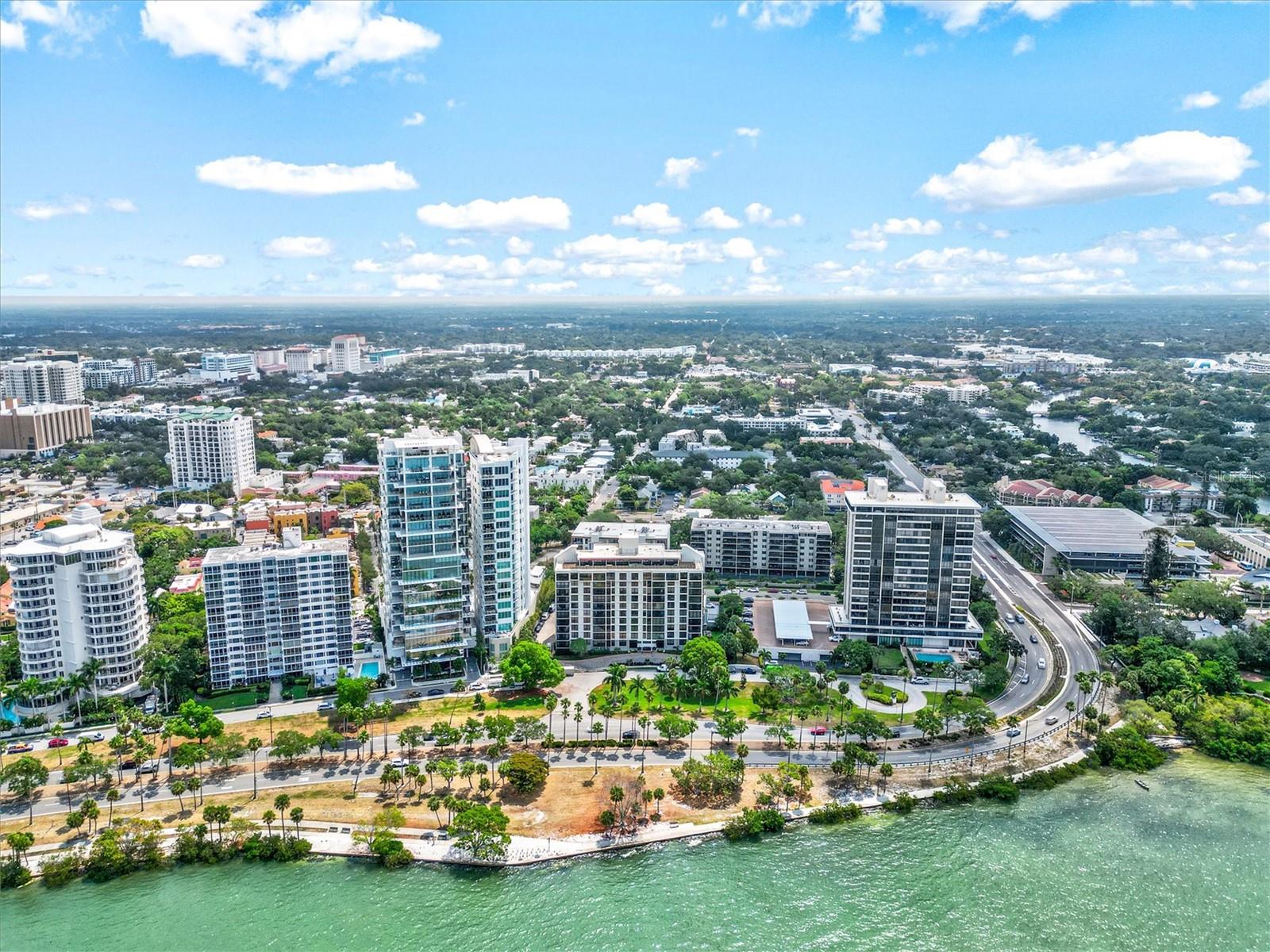 Image 46 of 59 For 707 Gulfstream Avenue 906