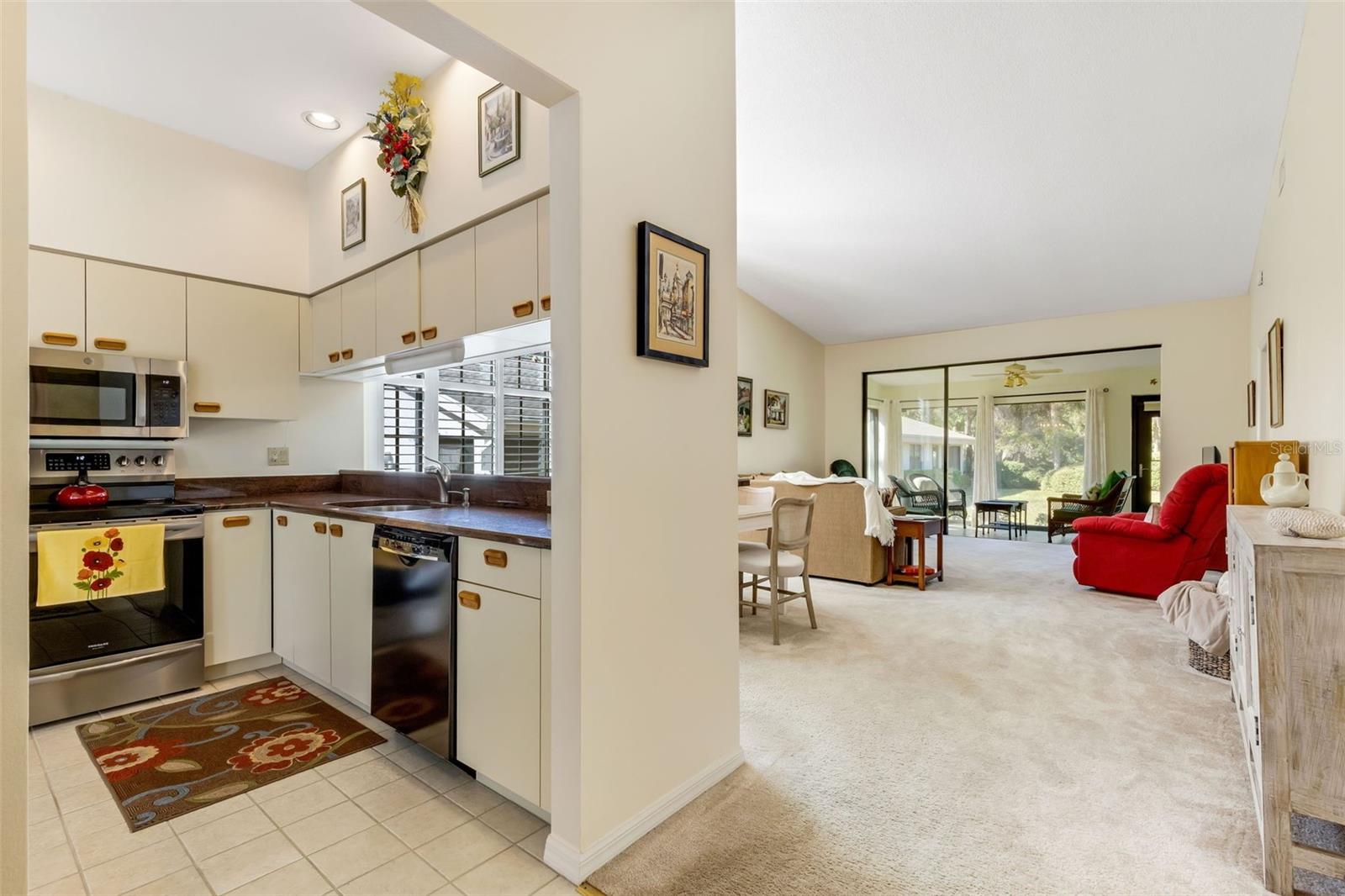 Image 12 of 58 For 5531 Hampstead Heath  44