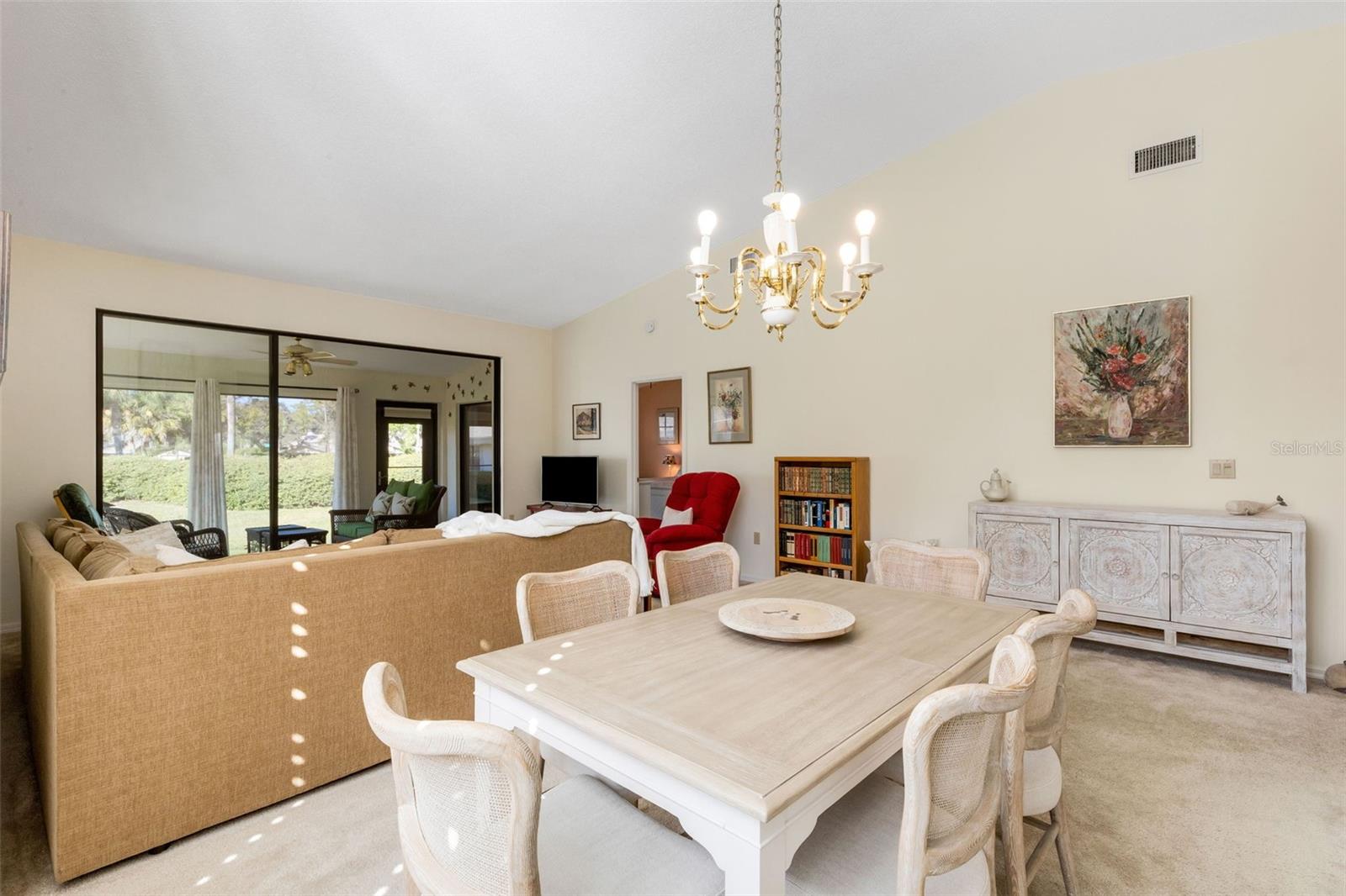 Image 16 of 58 For 5531 Hampstead Heath  44