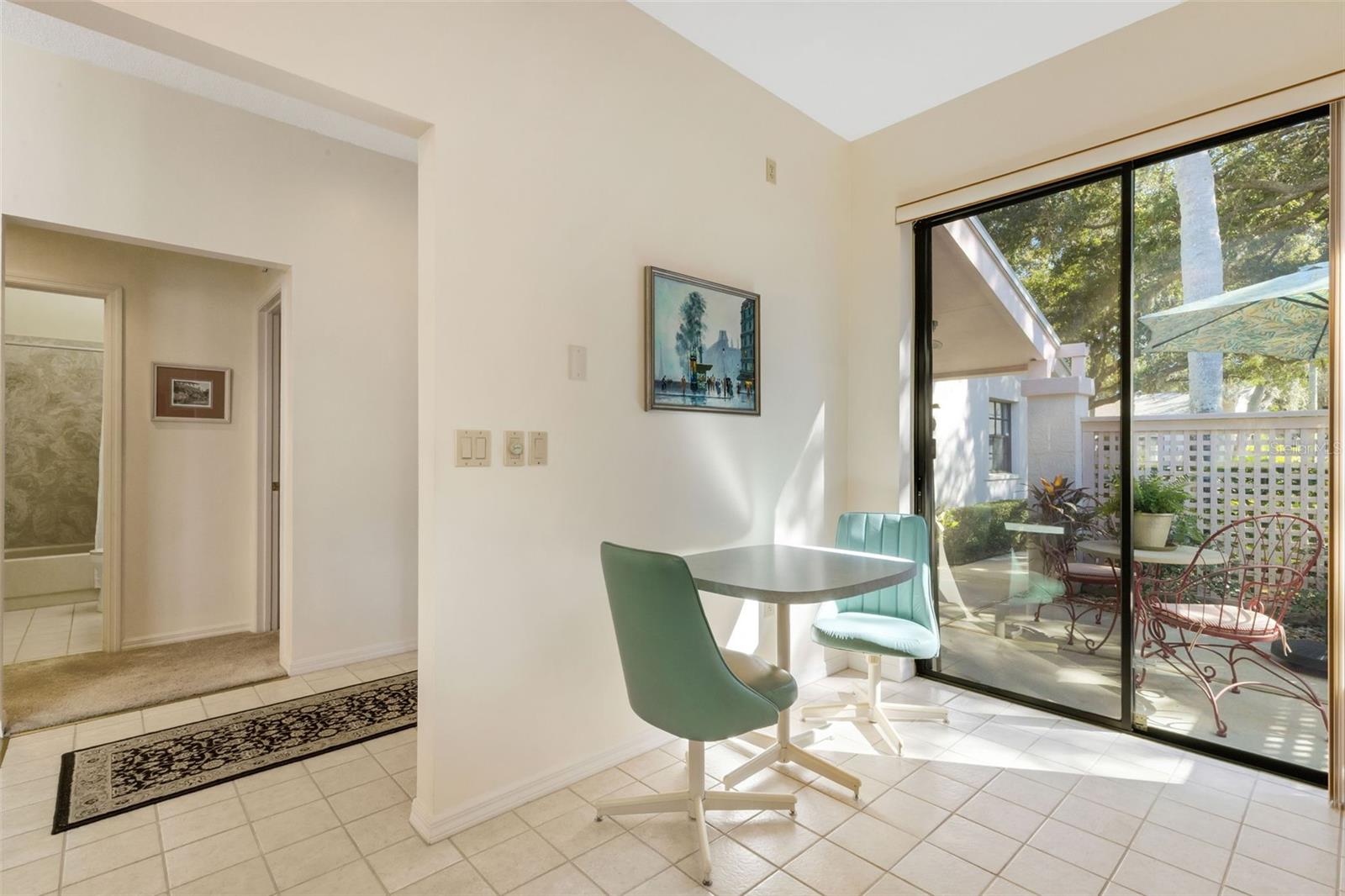 Image 23 of 58 For 5531 Hampstead Heath  44