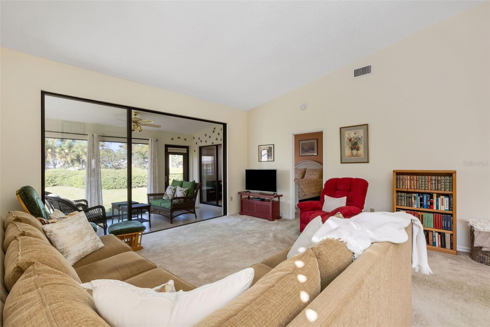 Image 25 of 58 For 5531 Hampstead Heath  44