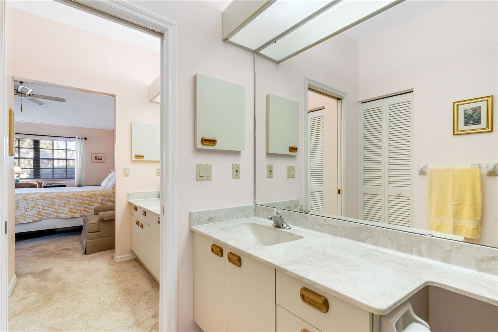 Image 31 of 58 For 5531 Hampstead Heath  44