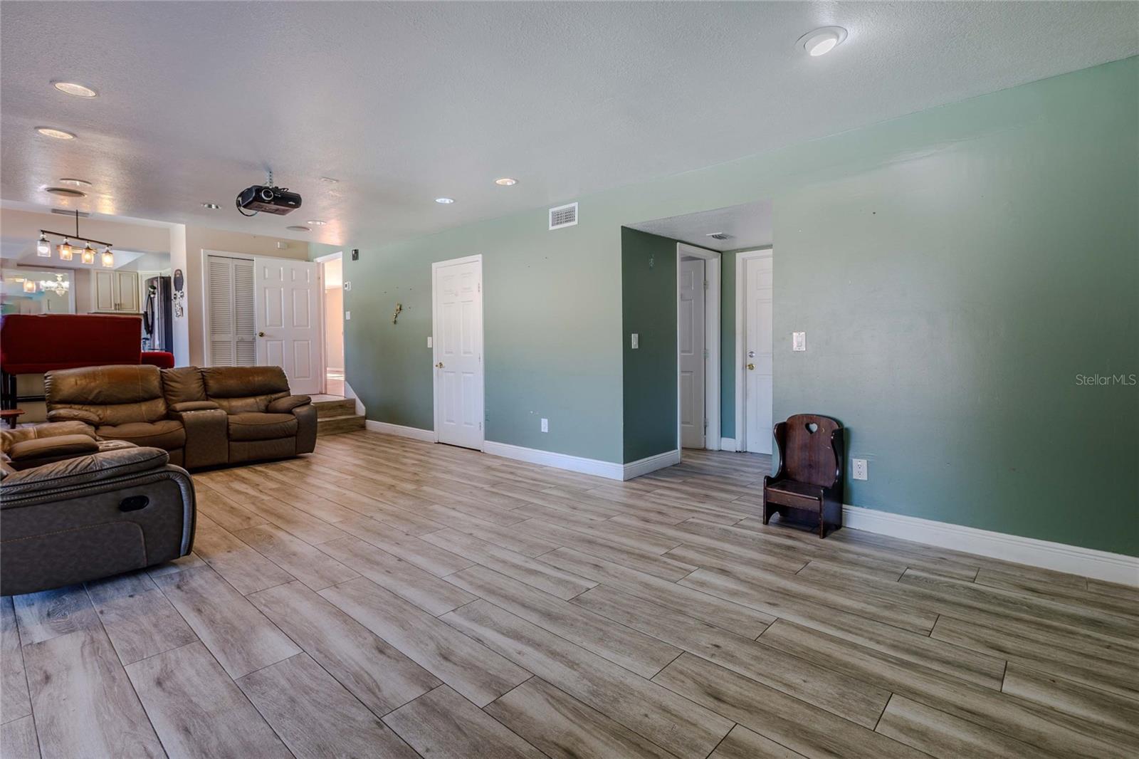 Listing photo id 13 for 1704 Orange Hill Way