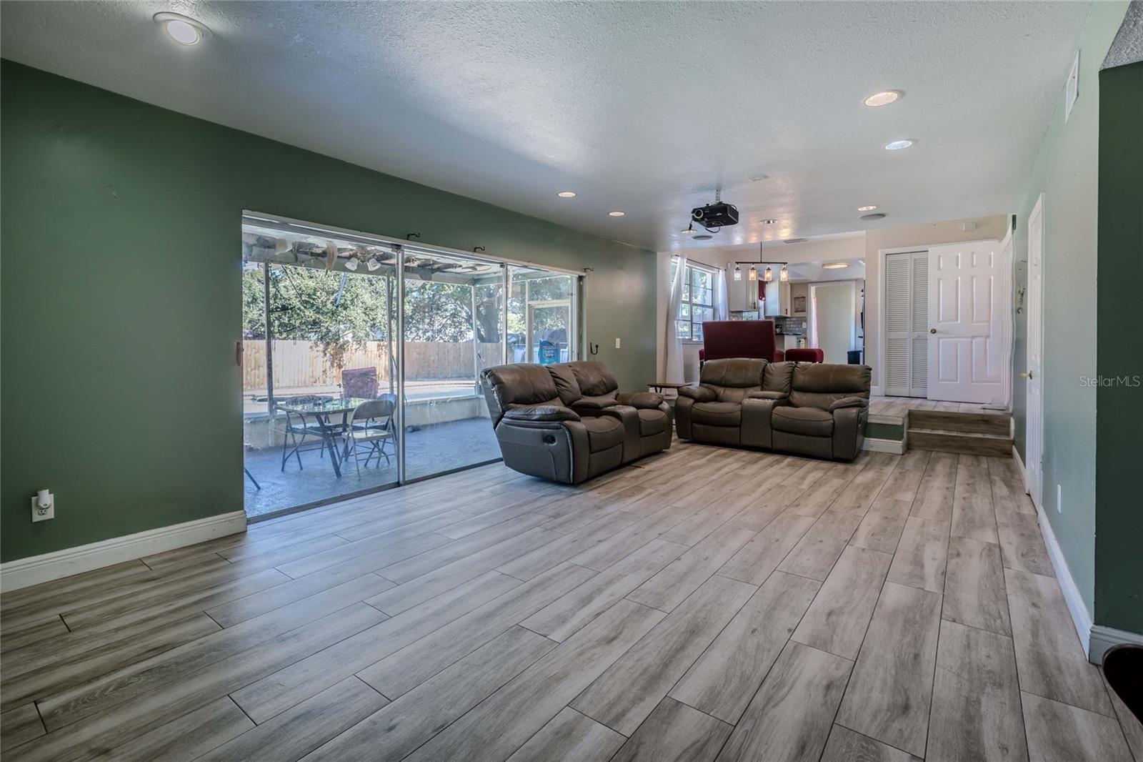 Listing photo id 14 for 1704 Orange Hill Way