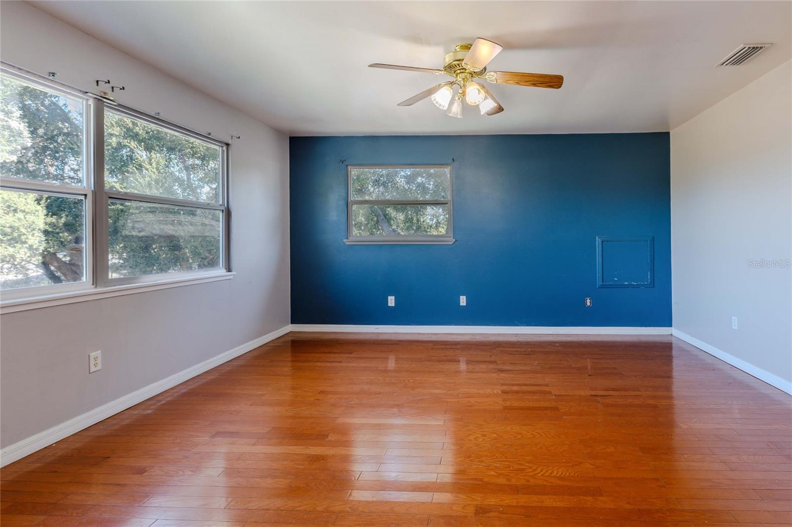 Listing photo id 30 for 1704 Orange Hill Way