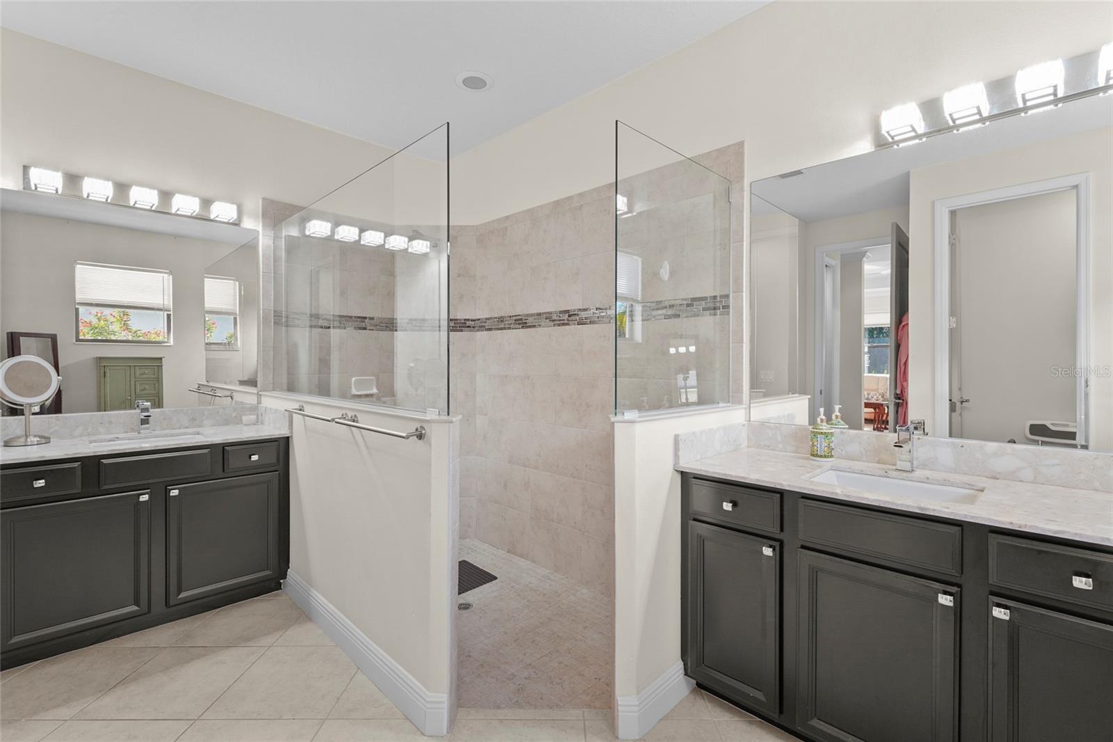 Image 11 of 82 For 609 Rosemary Circle