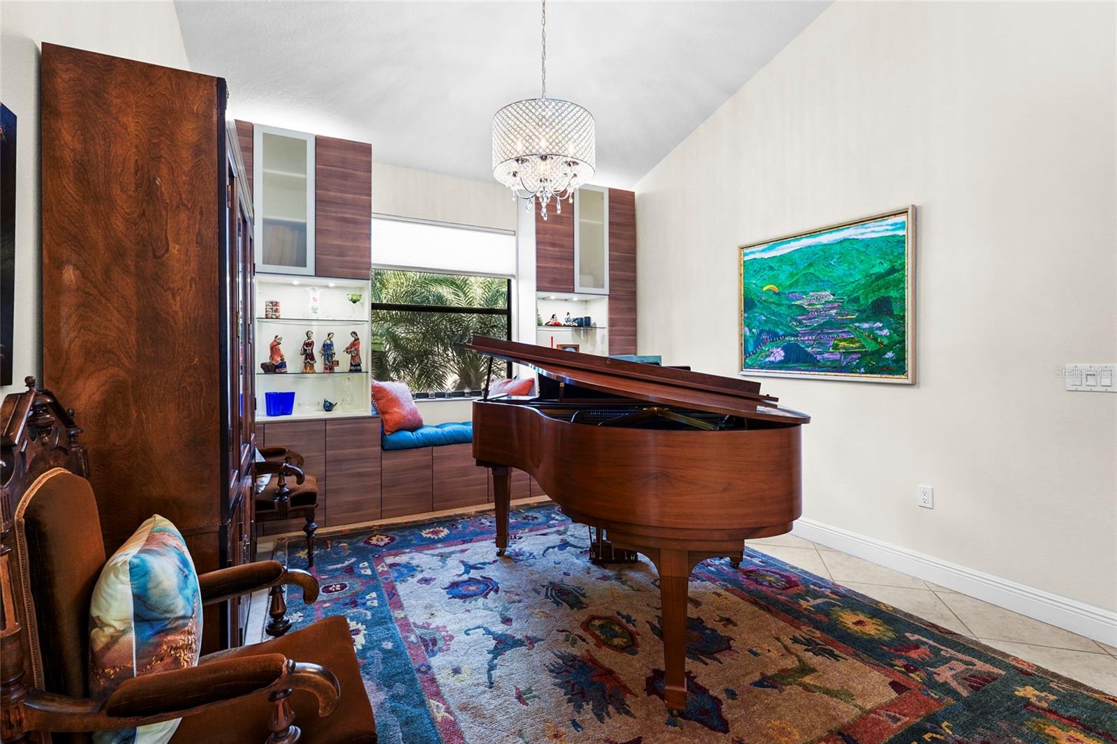 Image 32 of 82 For 609 Rosemary Circle