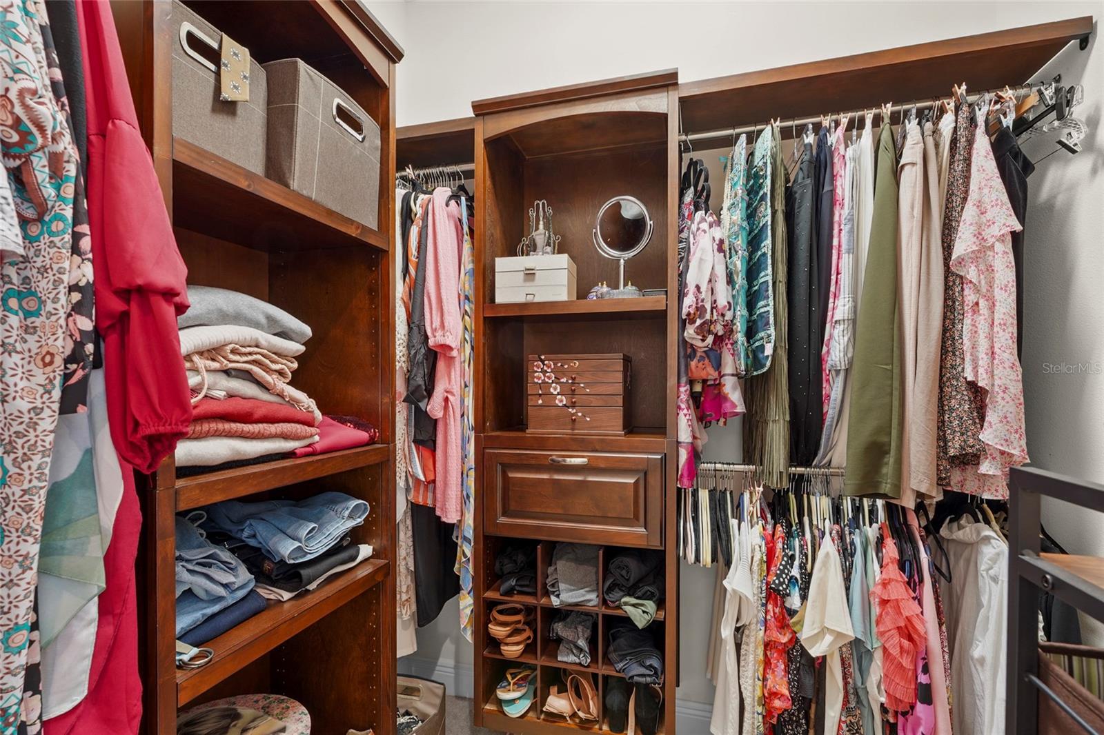 Image 37 of 82 For 609 Rosemary Circle