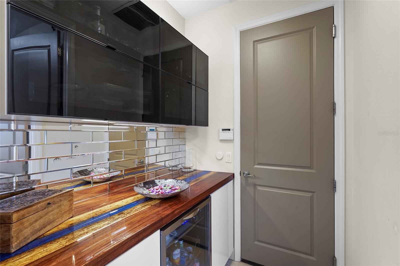 Image 51 of 82 For 609 Rosemary Circle