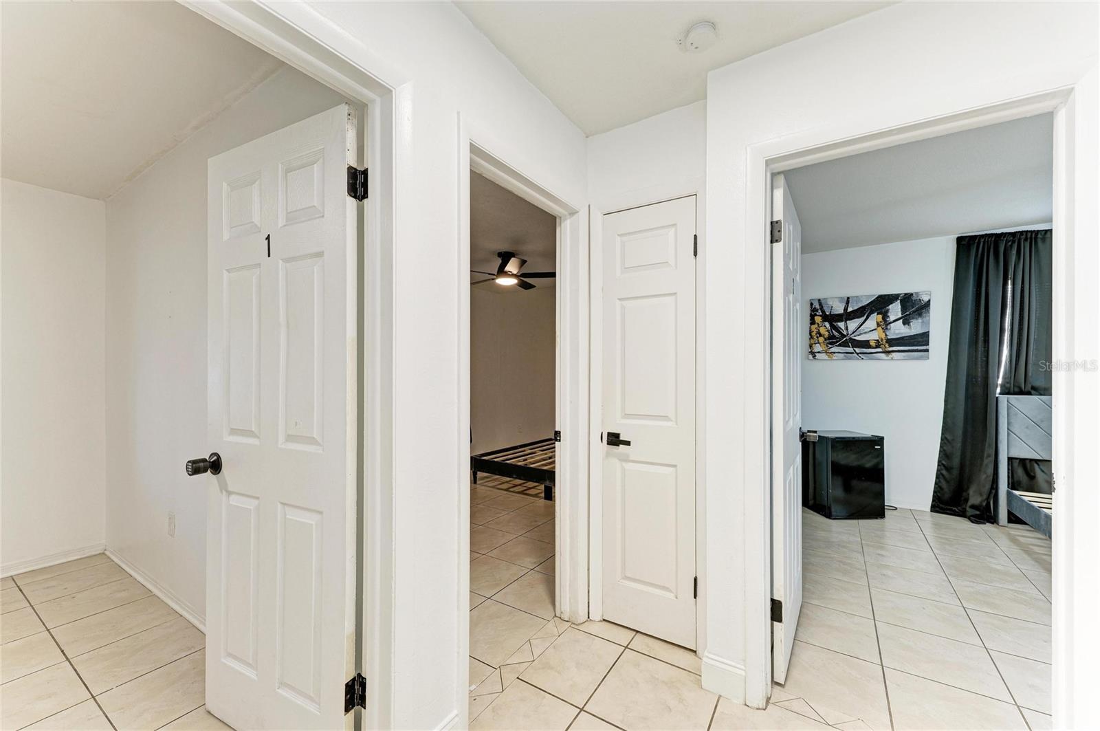 Image 18 of 37 For 3307 20th Avenue W