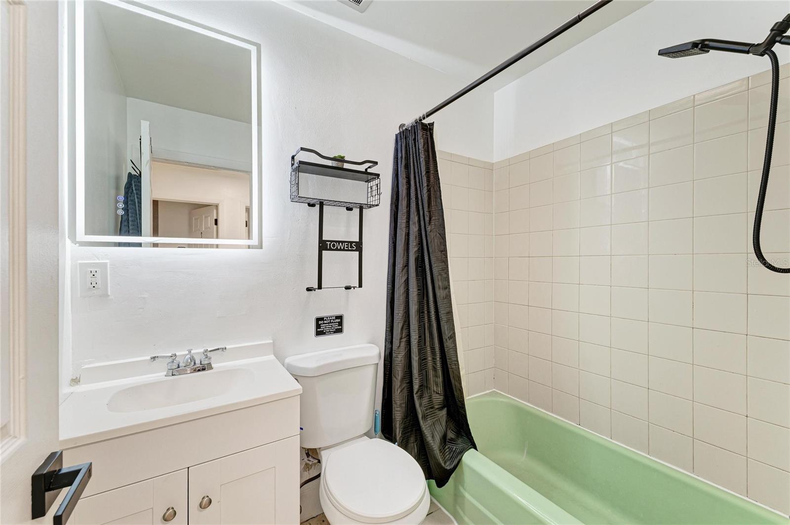 Image 22 of 37 For 3307 20th Avenue W