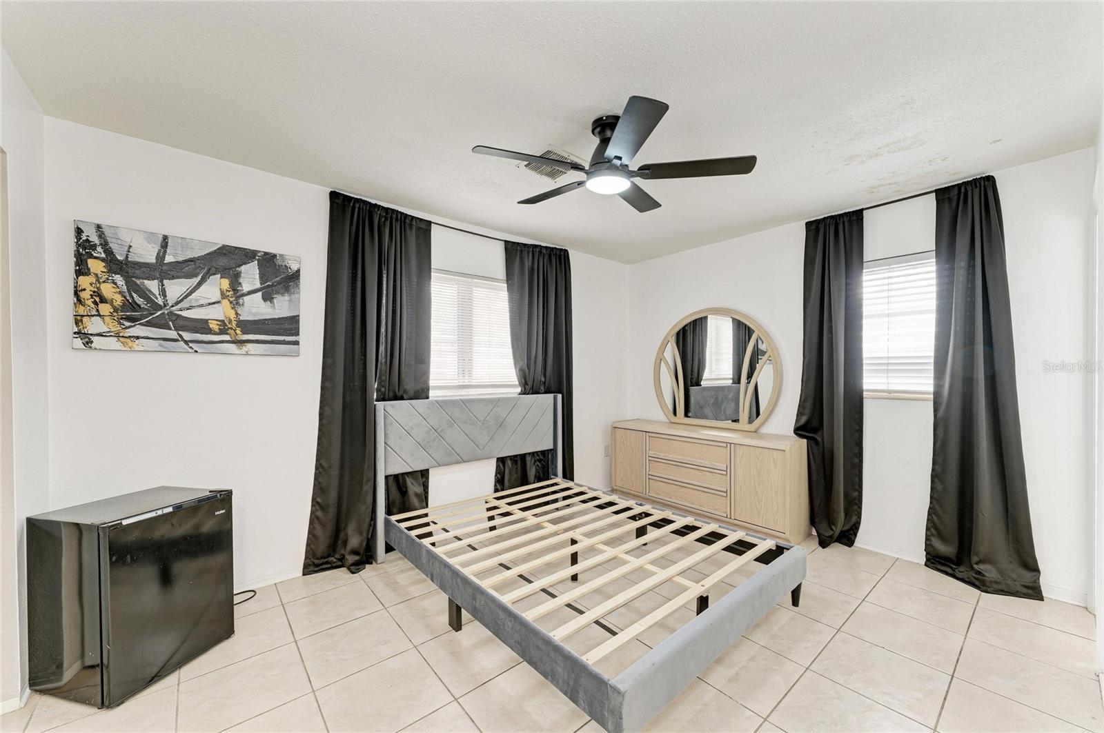 Image 25 of 37 For 3307 20th Avenue W