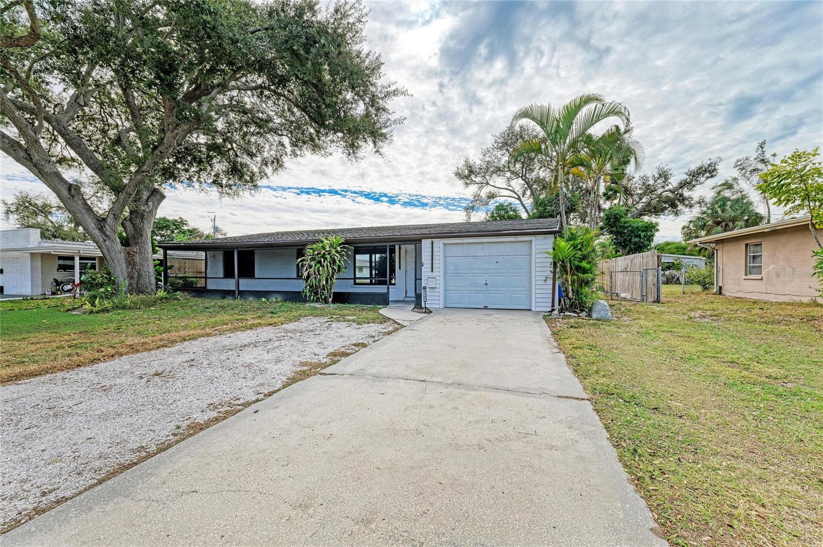 Image 3 of 37 For 3307 20th Avenue W