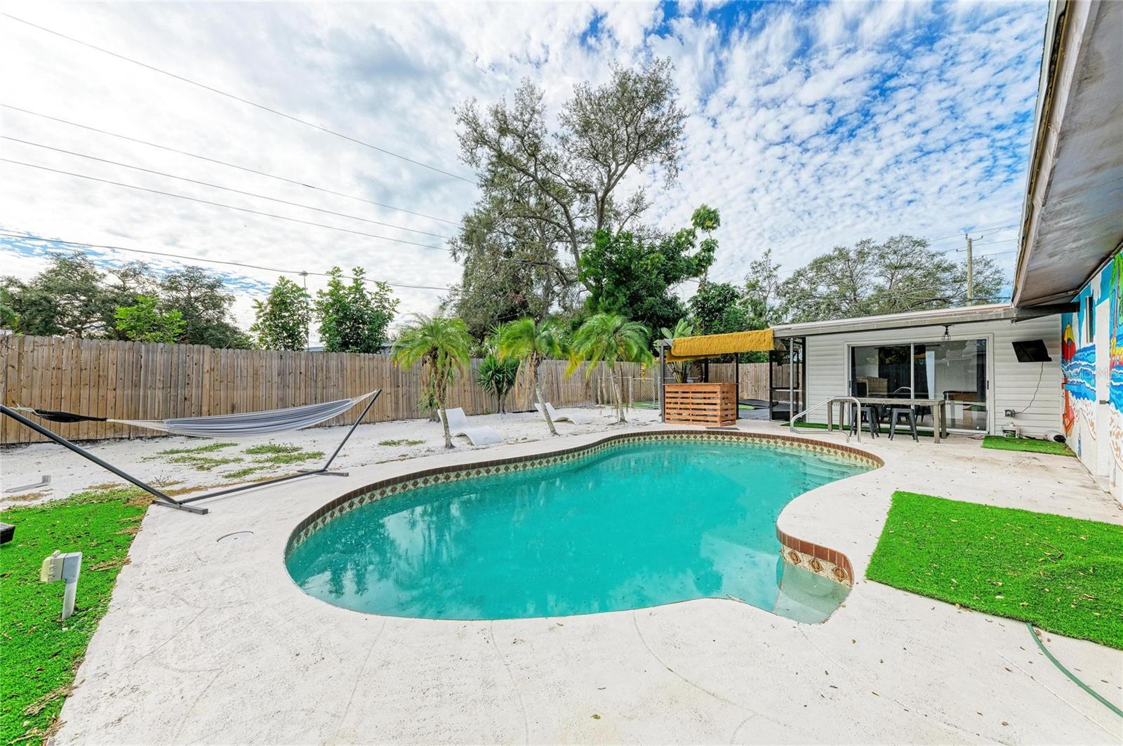 Image 35 of 37 For 3307 20th Avenue W