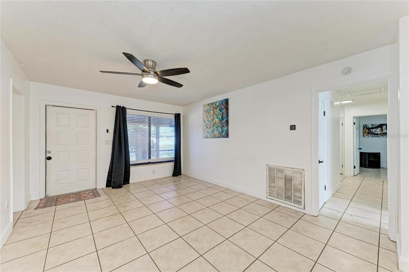 Image 7 of 37 For 3307 20th Avenue W